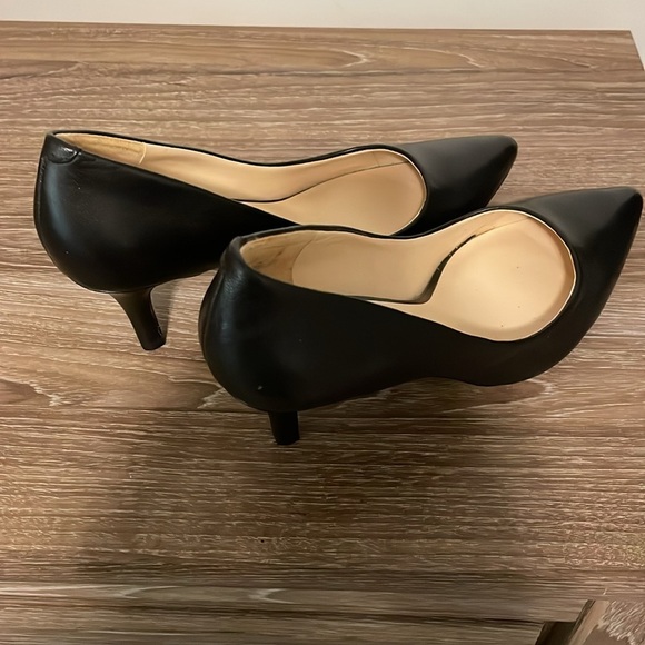 Nine West Shoes - Nine West Women’s Shoes Black Size 7 Low Heels Pointed Toe